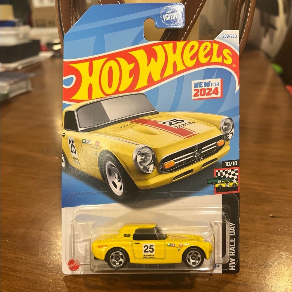 Hot Wheels Honda S800 Racing toy car yellow Mattel 1/64 new